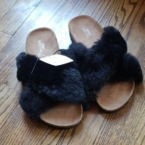 Urban outfitters fuzzy slippers